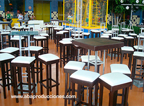 RENTA DE GRADAS Y ALQUILER DE MAMPARAS